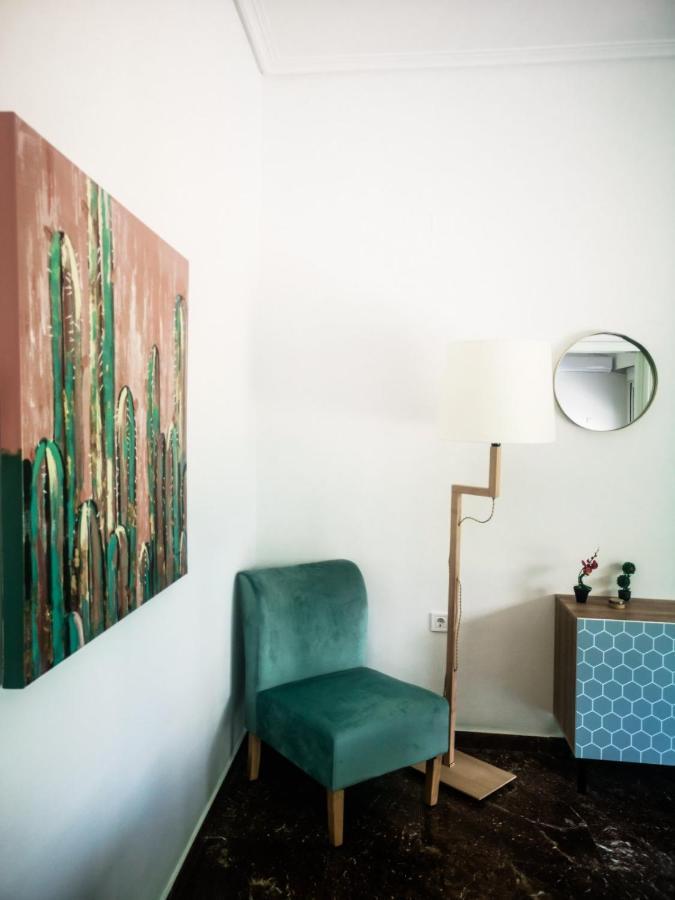 Explore Greece From Colorful City Centre Apartment Халкис Екстериор снимка