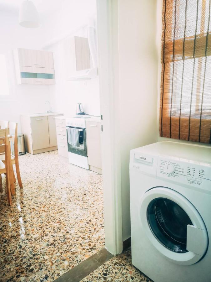 Explore Greece From Colorful City Centre Apartment Халкис Екстериор снимка