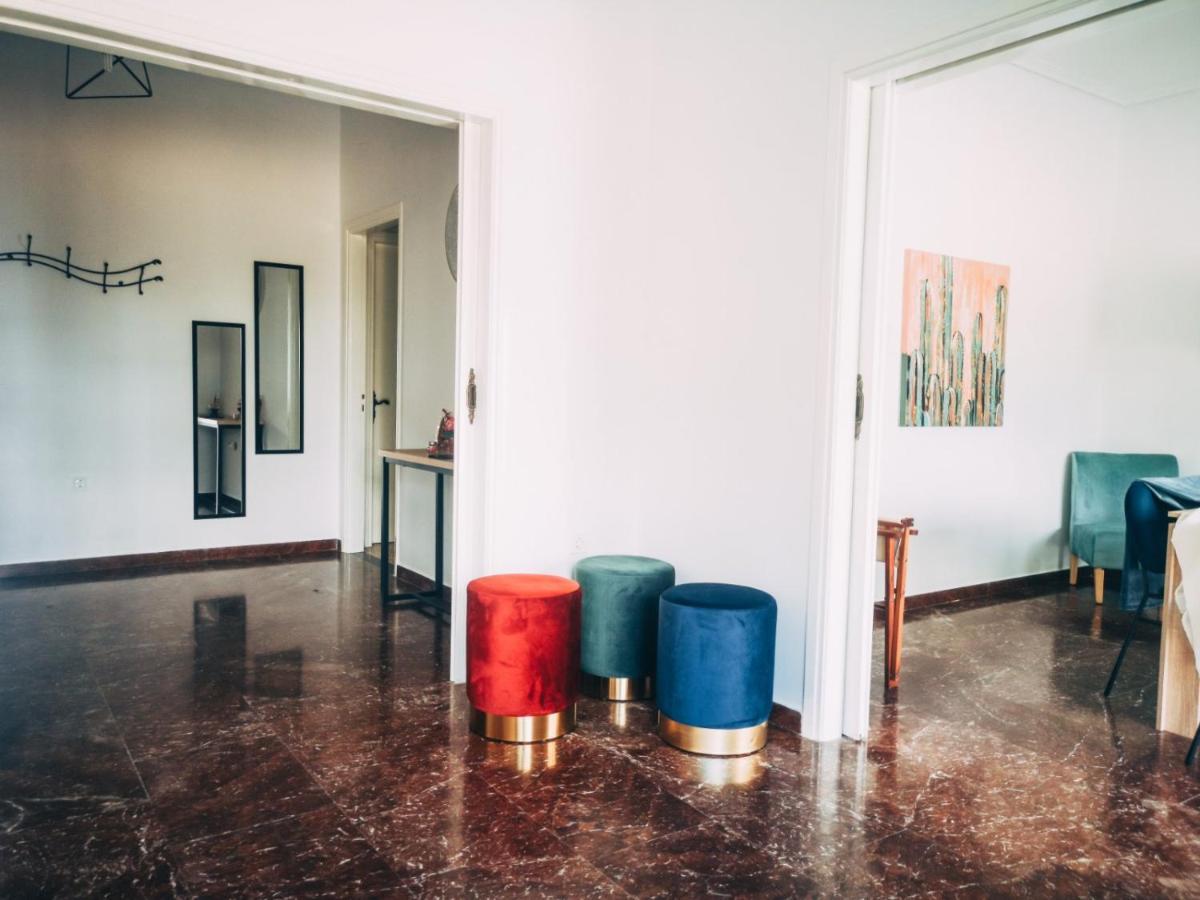 Explore Greece From Colorful City Centre Apartment Халкис Екстериор снимка