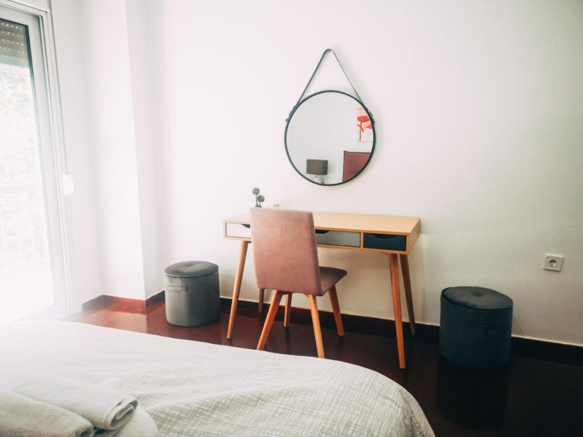 Explore Greece From Colorful City Centre Apartment Халкис Екстериор снимка