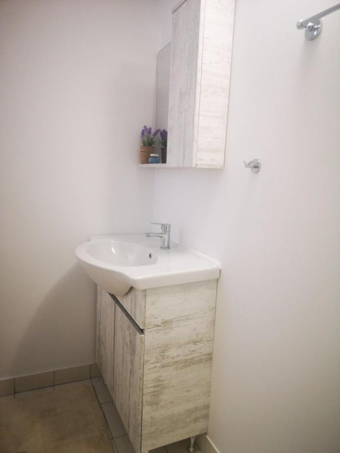 Explore Greece From Colorful City Centre Apartment Халкис Екстериор снимка