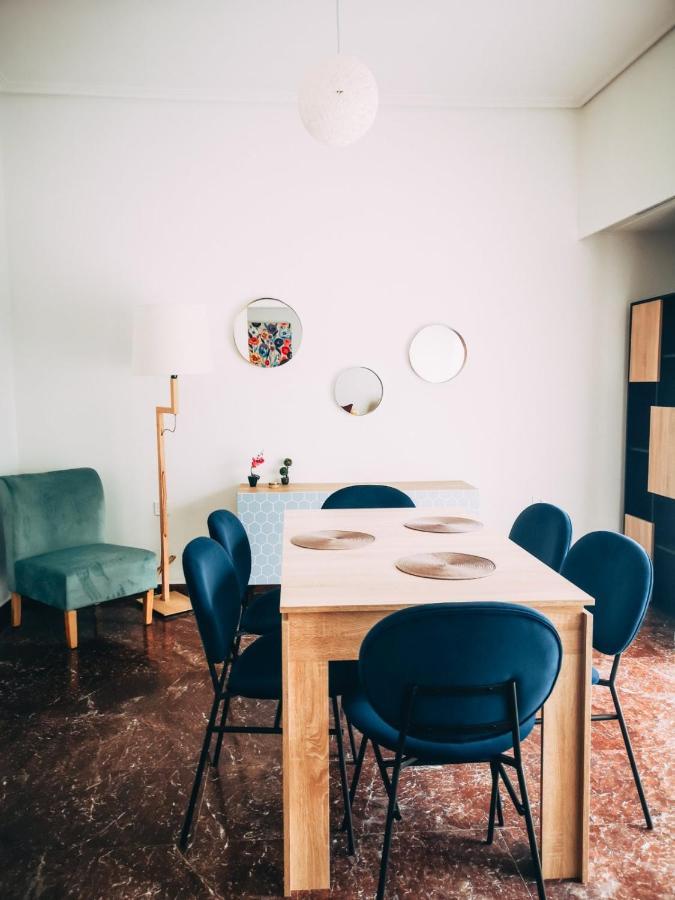 Explore Greece From Colorful City Centre Apartment Халкис Екстериор снимка